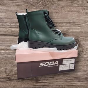 SODA Women's Green Combat Boots